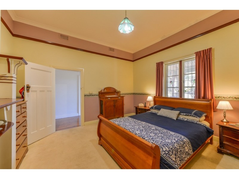 64 Napier Street, Tamworth NSW 2340