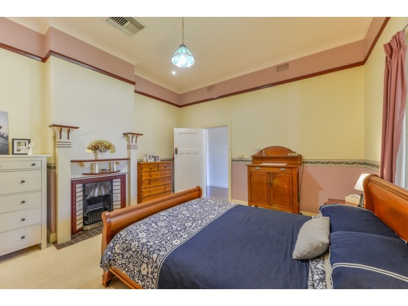 64 Napier Street, Tamworth NSW 2340