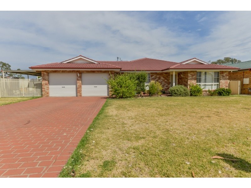 15 Eureka Place, Tamworth NSW 2340