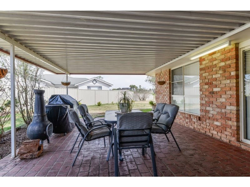 15 Eureka Place, Tamworth NSW 2340