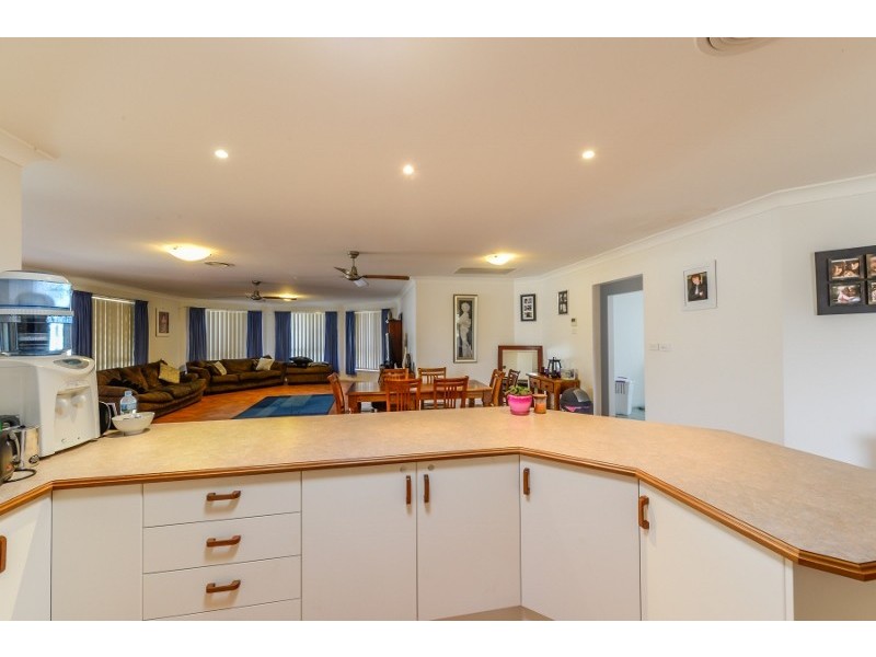 15 Eureka Place, Tamworth NSW 2340