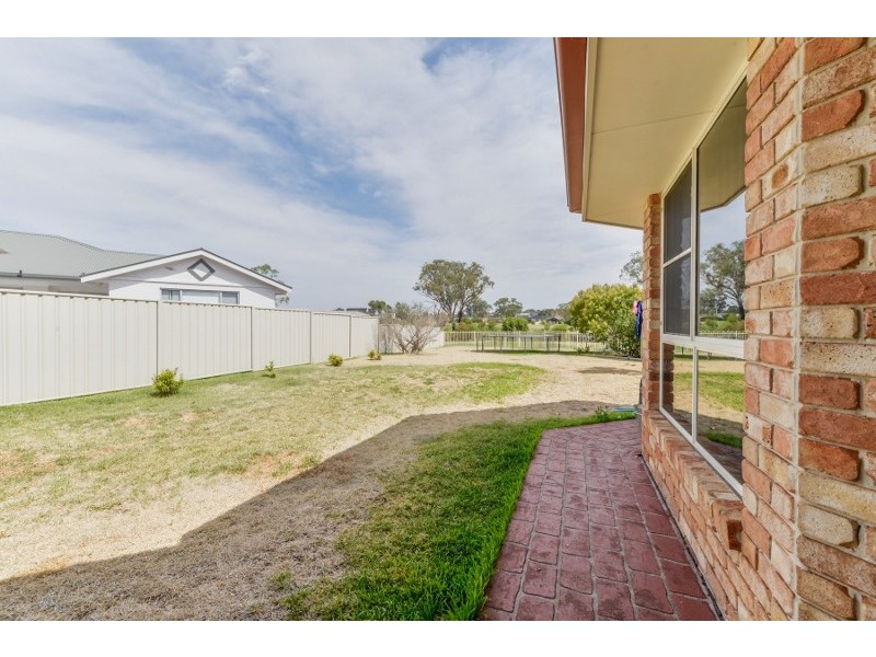 15 Eureka Place, Tamworth NSW 2340