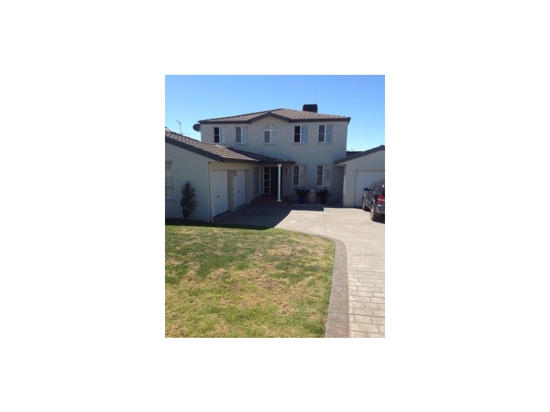 44 Greg Norman Drive, Tamworth NSW 2340