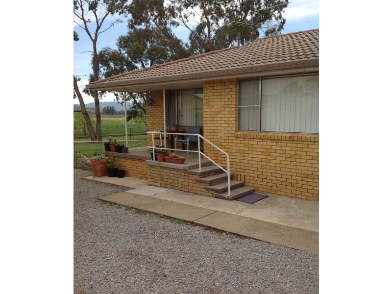 2/18 Harrier Parade, Tamworth NSW 2340