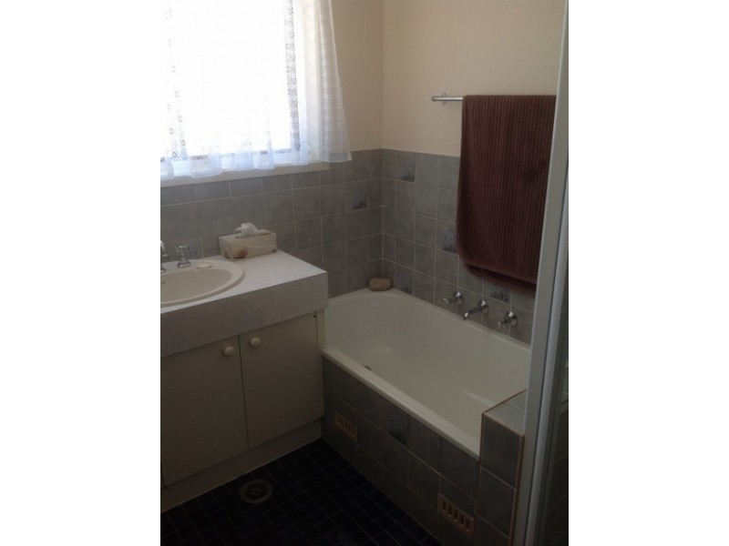 23 Damar Ave, Kootingal NSW 2352