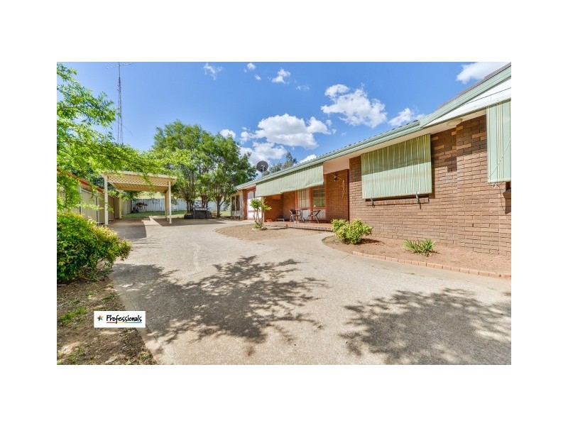 28 Lancaster Ave, Tamworth NSW 2340