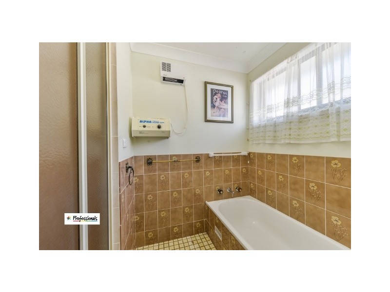 28 Lancaster Ave, Tamworth NSW 2340