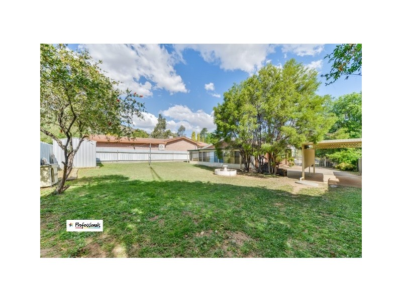 28 Lancaster Ave, Tamworth NSW 2340