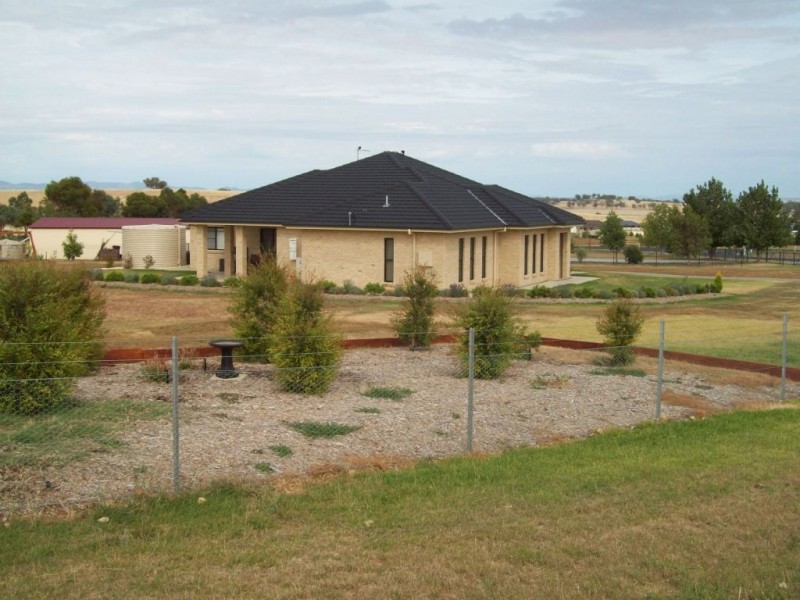 27 Barington Drive, Tamworth NSW 2340