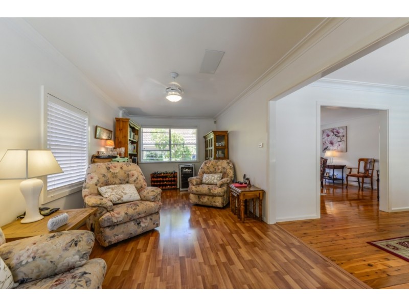 6 Bushland Avenue, East Tamworth NSW 2340