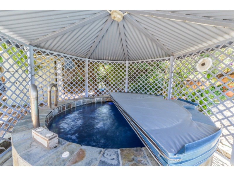 6 Bushland Avenue, East Tamworth NSW 2340