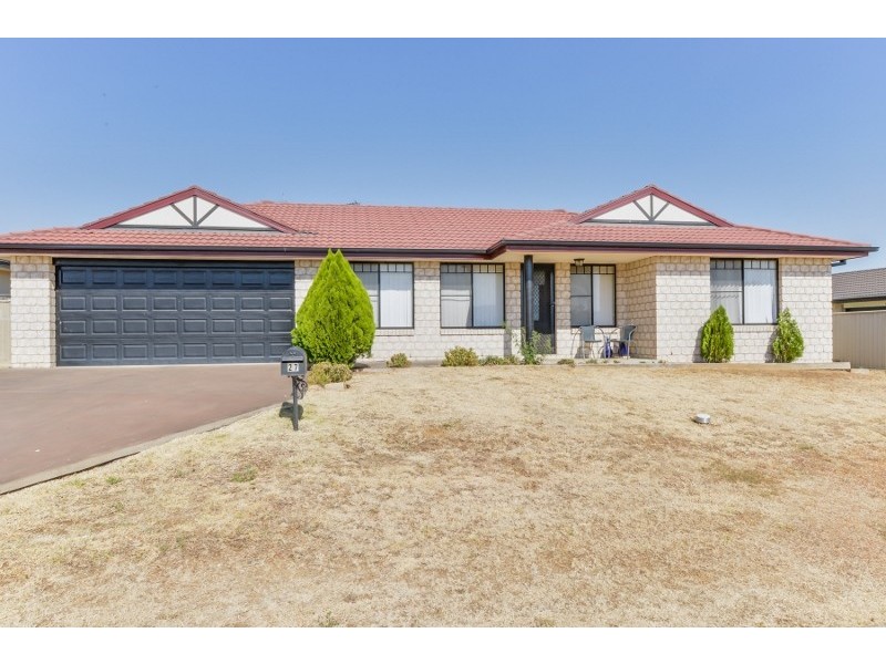 27 Warburton Drive, Tamworth NSW 2340