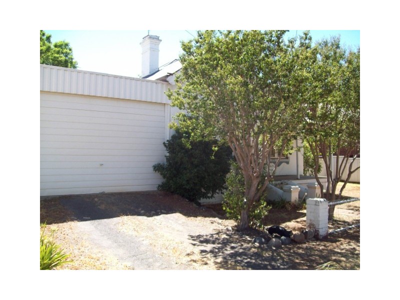 8 Raglan Street, Tamworth NSW 2340