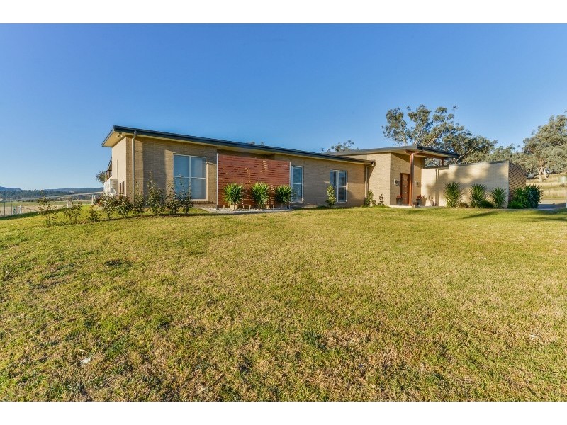 1234 Manilla Road, Tamworth NSW 2340