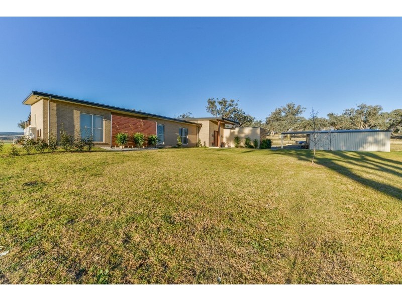 1234 Manilla Road, Tamworth NSW 2340