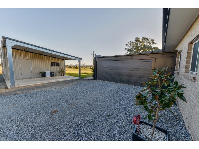 1234 Manilla Road, Tamworth NSW 2340