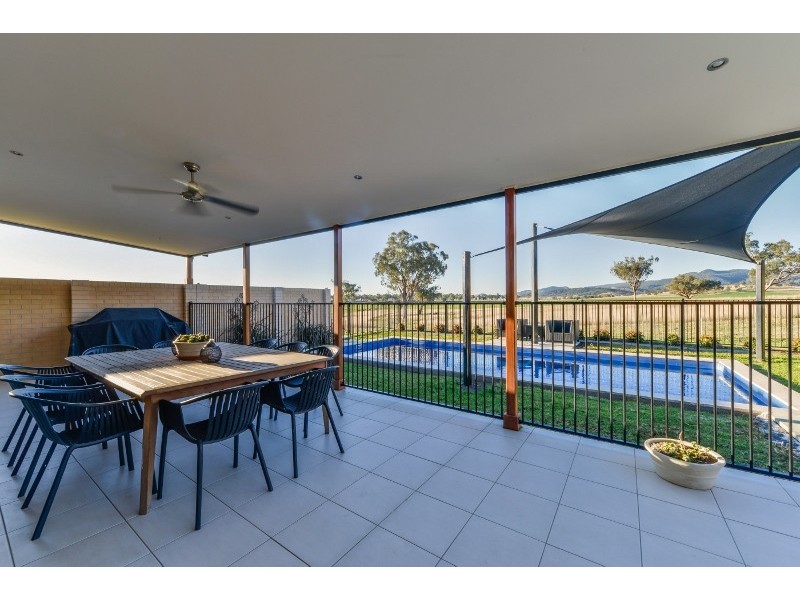 1234 Manilla Road, Tamworth NSW 2340