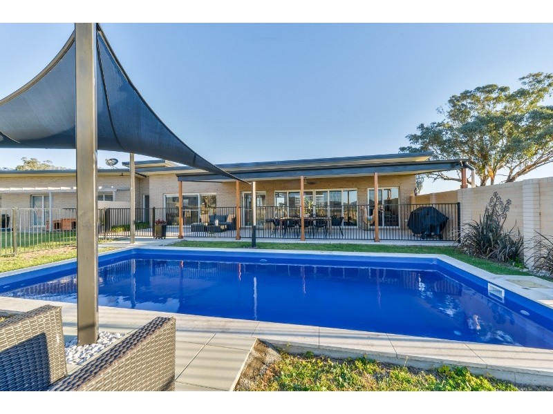 1234 Manilla Road, Tamworth NSW 2340