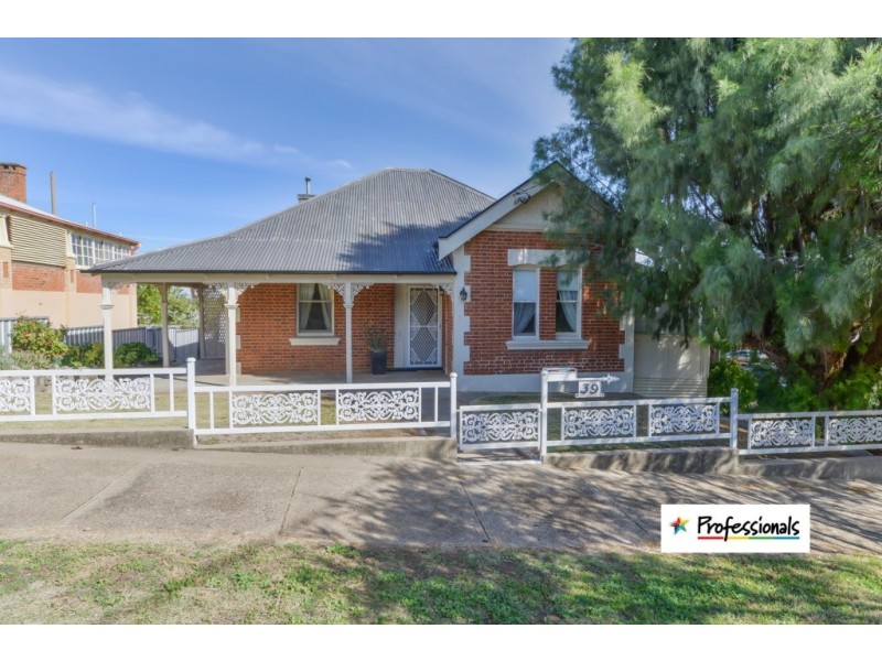 39 Upper Street, Tamworth NSW 2340