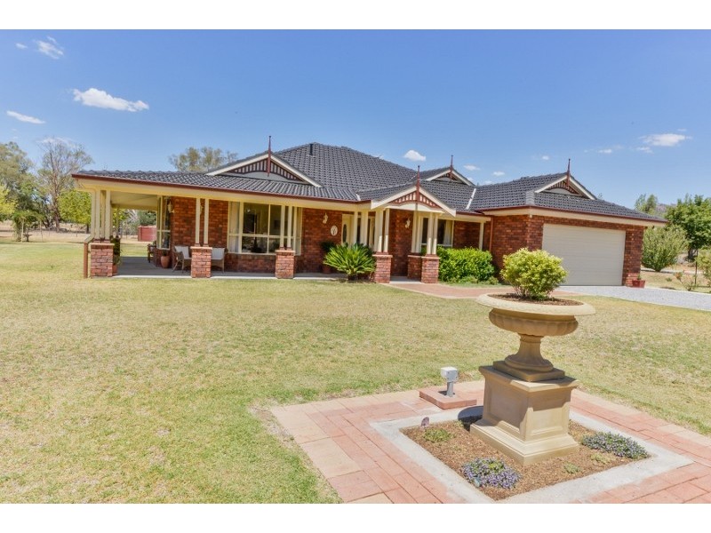 17 Catherine Way, Tamworth NSW 2340