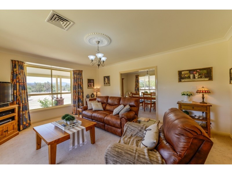17 Catherine Way, Tamworth NSW 2340