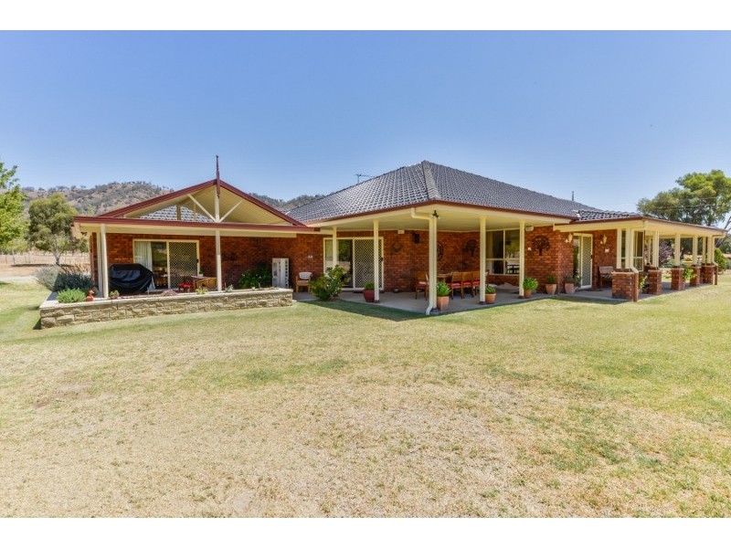 17 Catherine Way, Tamworth NSW 2340