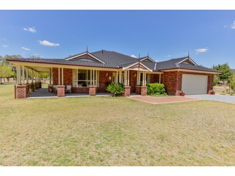 17 Catherine Way, Tamworth NSW 2340