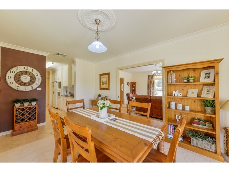 17 Catherine Way, Tamworth NSW 2340
