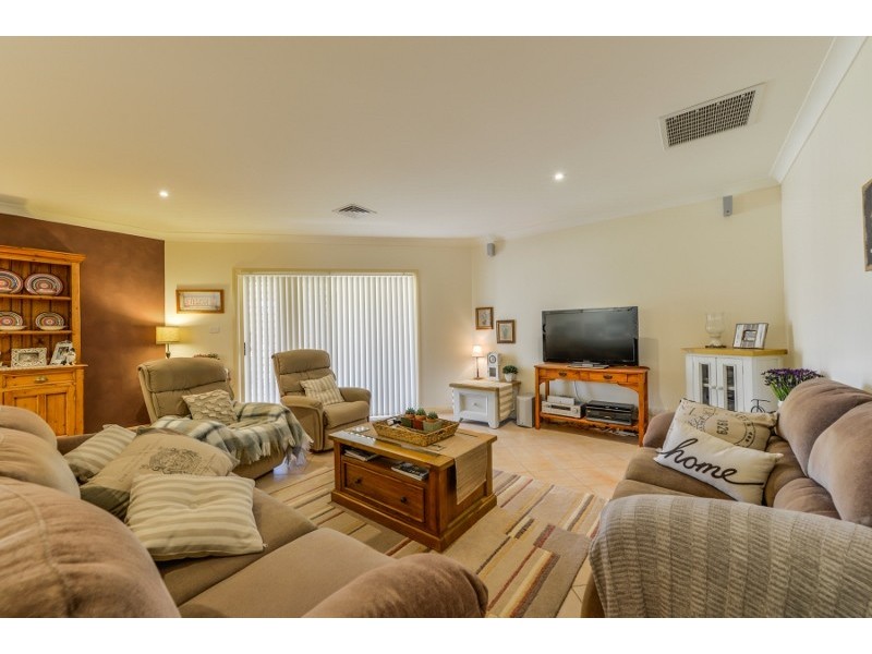 17 Catherine Way, Tamworth NSW 2340