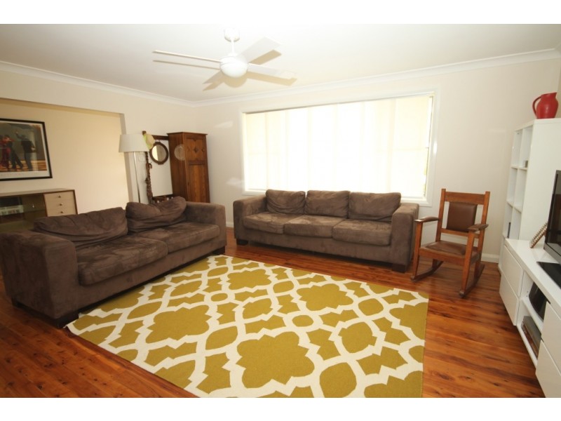 25 Minnamurra Crescent, Tamworth NSW 2340