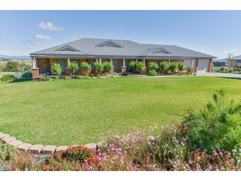 21 Barakula Drive, Tamworth NSW 2340