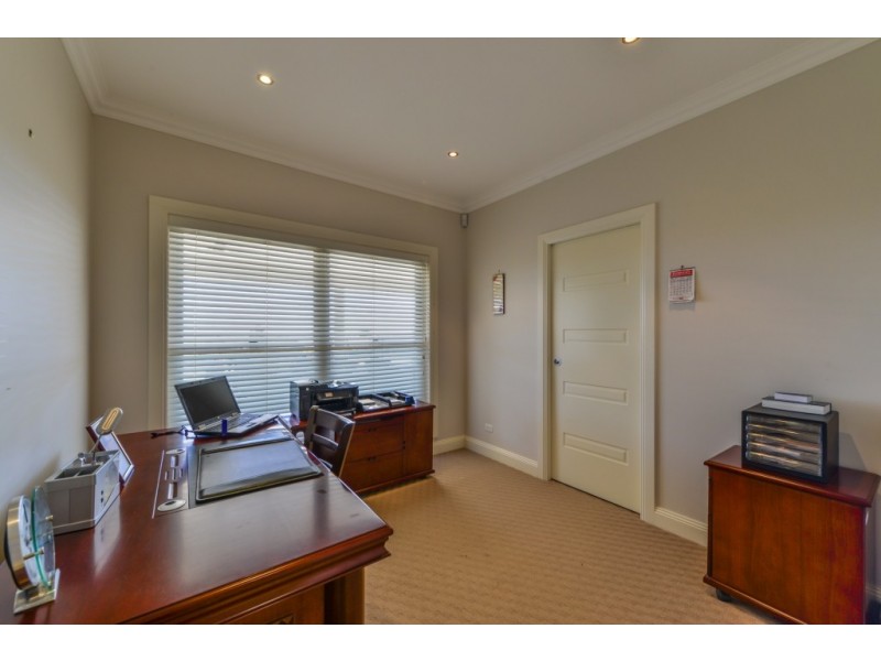 21 Barakula Drive, Tamworth NSW 2340