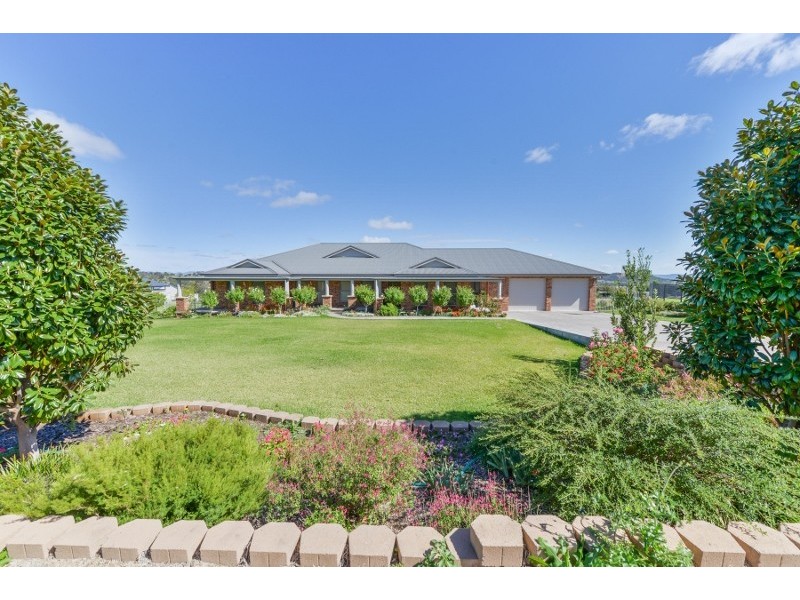21 Barakula Drive, Tamworth NSW 2340