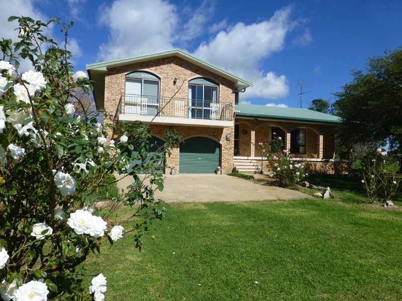 2113 Watsons Creek Road, Watsons Creek NSW 2355
