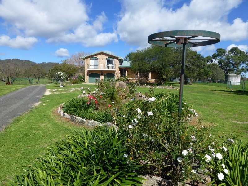 2113 Watsons Creek Road, Watsons Creek NSW 2355