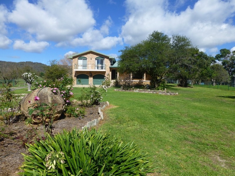2113 Watsons Creek Road, Watsons Creek NSW 2355
