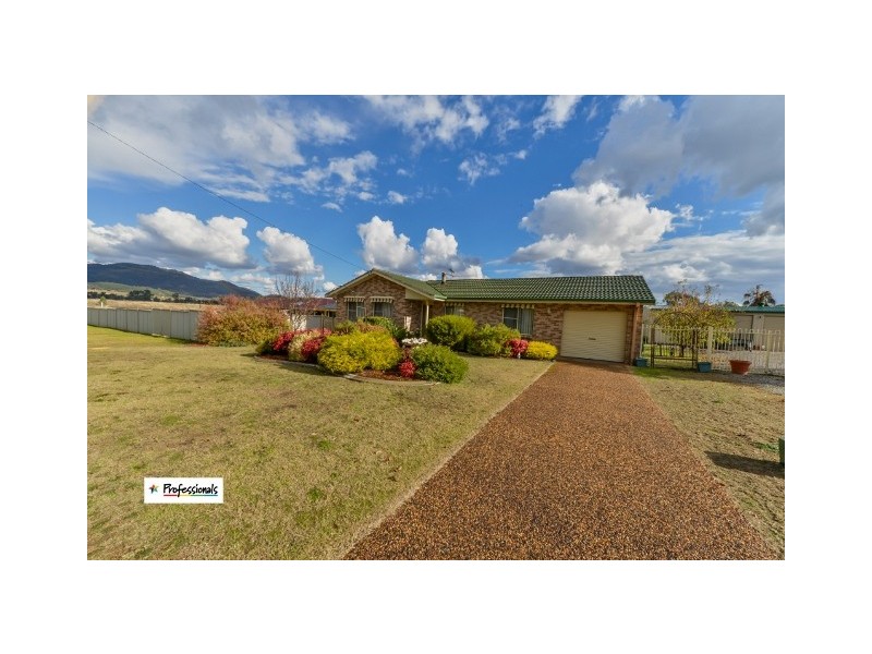 4 Garden Street, Kootingal NSW 2352