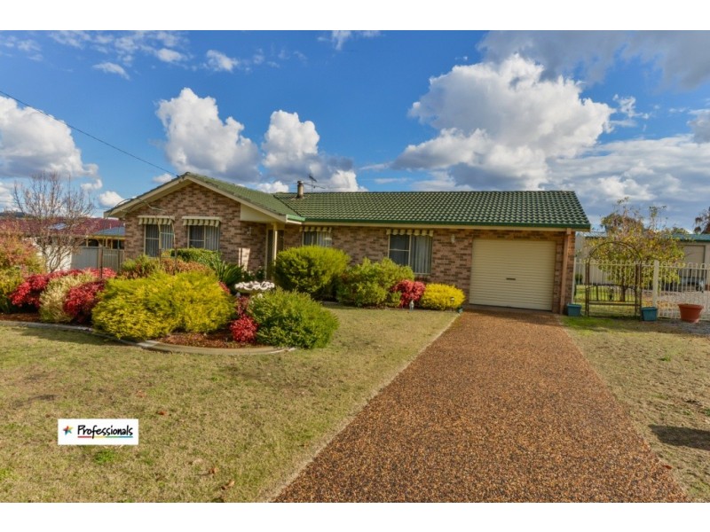 4 Garden Street, Kootingal NSW 2352