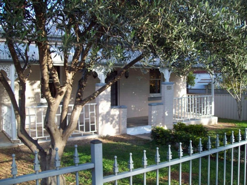 121 Brisbane Street, Tamworth NSW 2340