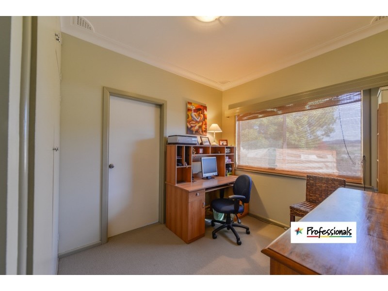30 Denman Avenue, Kootingal NSW 2352