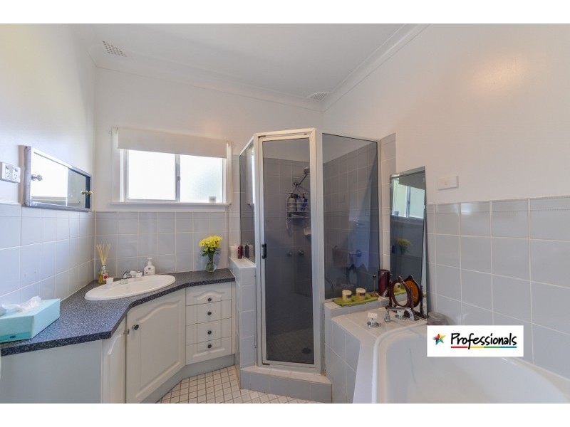 30 Denman Avenue, Kootingal NSW 2352