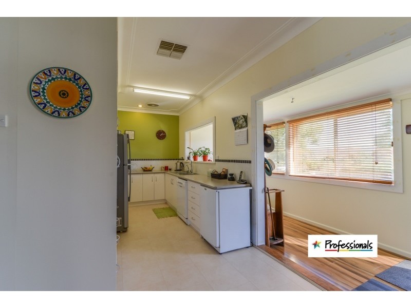 30 Denman Avenue, Kootingal NSW 2352