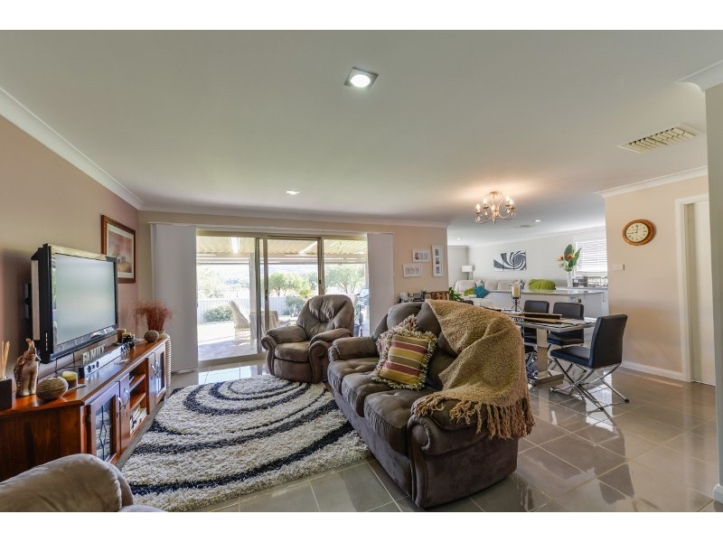 11 Rosella Avenue, Tamworth NSW 2340