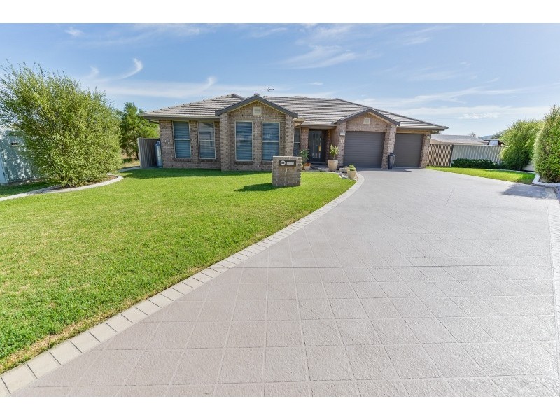 11 Rosella Avenue, Tamworth NSW 2340