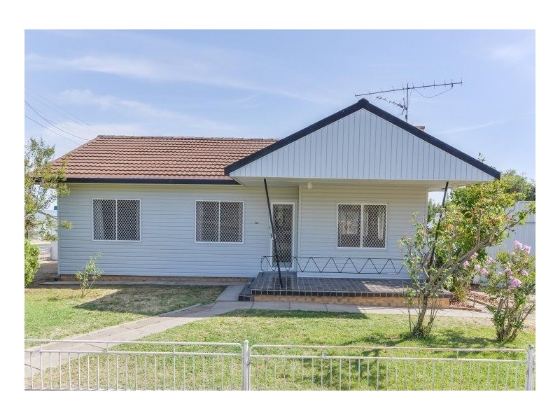 126 Robert Street, Tamworth NSW 2340