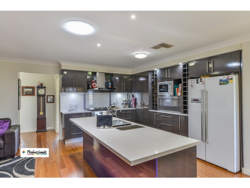 19 Carnegie Place, Tamworth NSW 2340