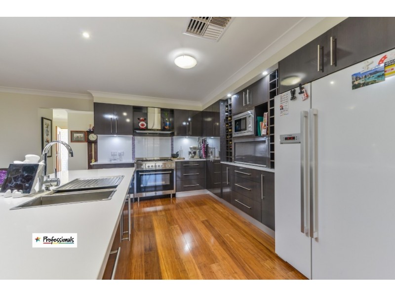 19 Carnegie Place, Tamworth NSW 2340