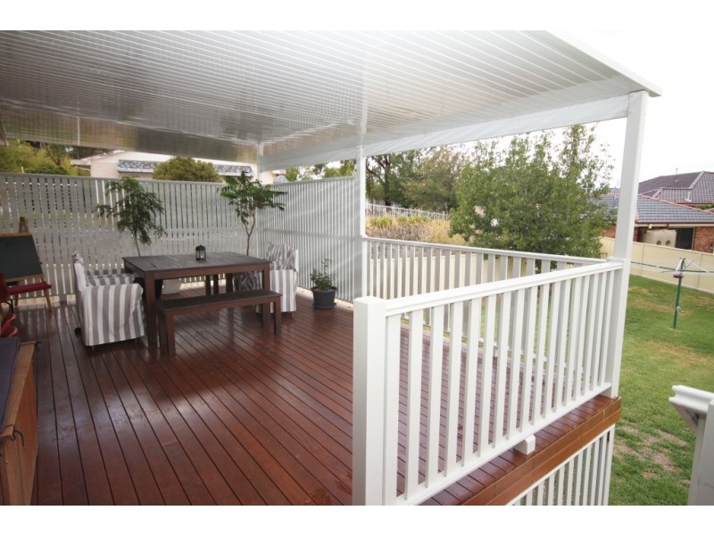 25 Minnamurra Cres, Tamworth NSW 2340