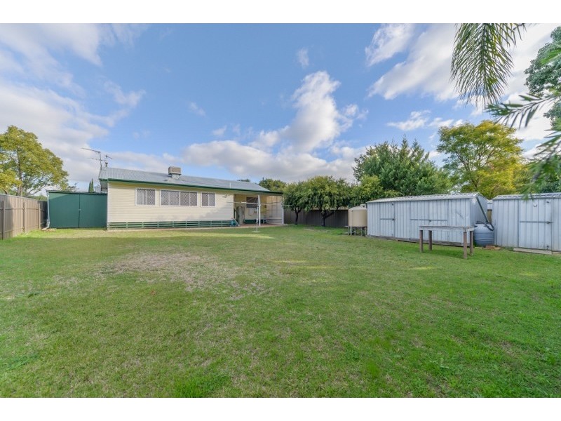 17 Oak Street, Tamworth NSW 2340