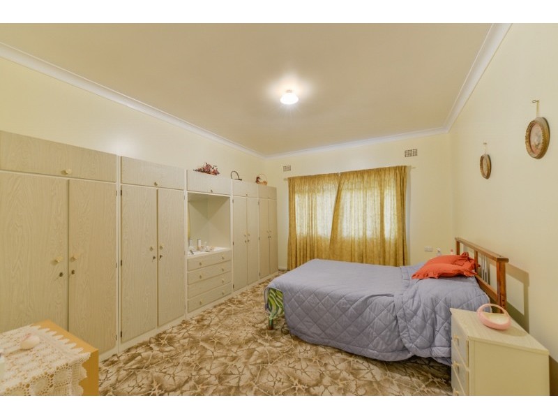 17 Oak Street, Tamworth NSW 2340